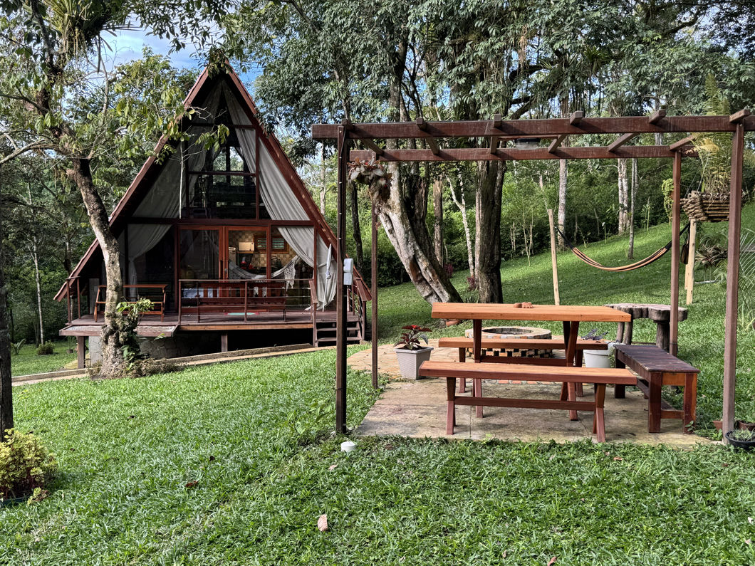 Chalé em meio à natureza